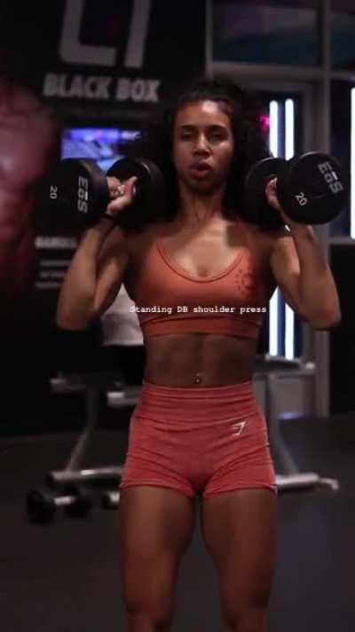 Liv B 🍑💪🏾🔥🔥🔥