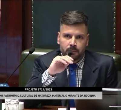 No meio da sessão, César Maia? Misericórdia!!!!