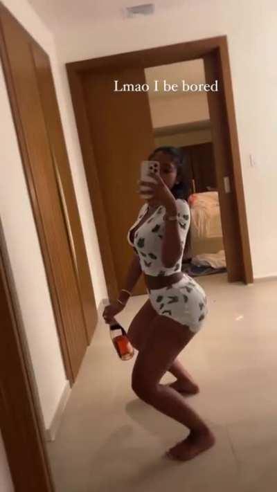 AmarieBurgos - Video #8004