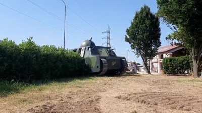 Working replica of Fiat 3000, the heaviest tank developed in ww1 and the first tank with a two-men rotating turret. One 65mm cannon and seven 6.5mm MGs, with 10 crew members