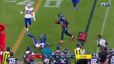 [Highlight] Derrick Henry stiff arms Josh Norman into the dirt