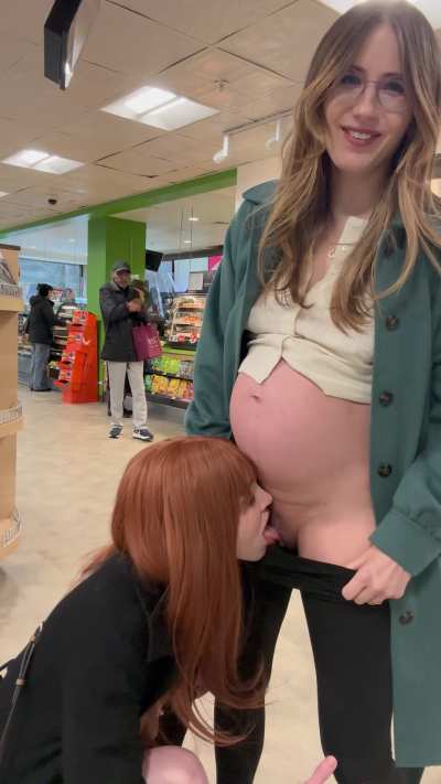 Exhibitionist Lesbiansssssssss