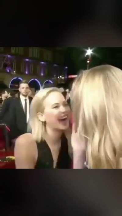 Kissing Jlaw, I can die happy now. How hot is this !