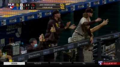 [Highlight] Jake Cronenworth puts the Padres back in the game with a two-run bomb after deGrom exits the game