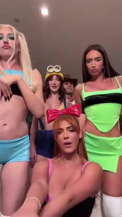 Halloween tiktok with Sydney, Kelsey, and Stassie