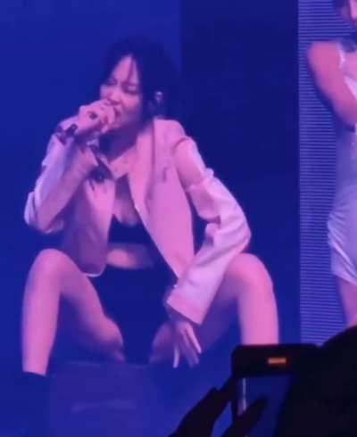 Jennie is inviting us to do something