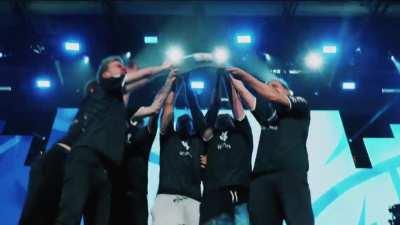 Quick edit of major and invitational trophys