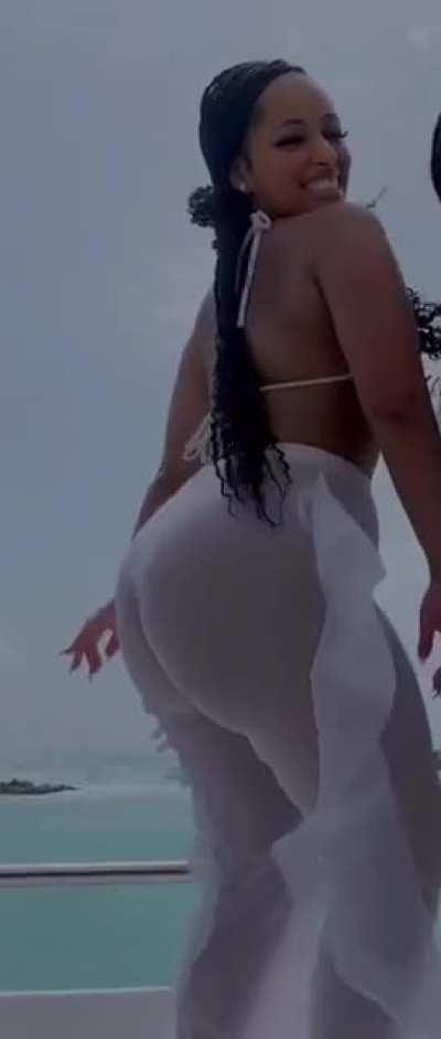 Little mama shaking it...