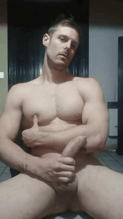 I just woke up horny 😬