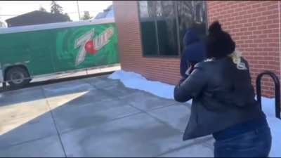 Predator catchers allow random lady to punch predator and predator almost gets hits by a car. How are these predator catchers legally allowed to do this? If he got hit by a car and died, who would be responsible? This is not the right way👎🏻