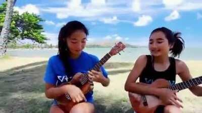 Honoka & Azita - Bodysurfing