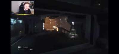 Alien: Isolation be like