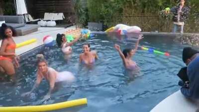 How would you rate Alissa Violet‘s twerking abilities?