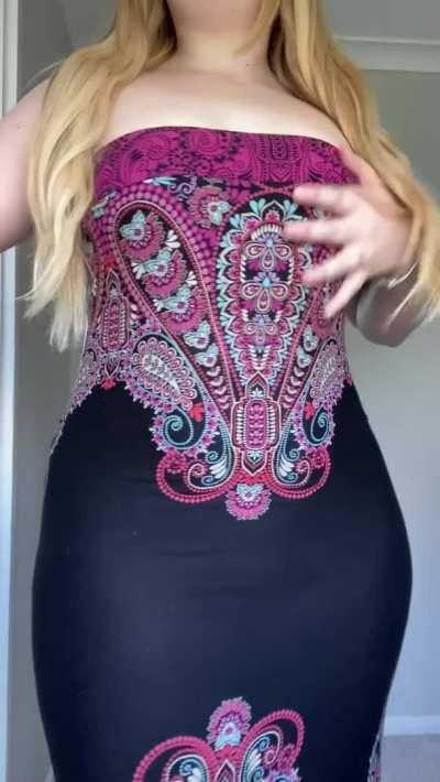 Just a hot mom loving this summer weather, I get to wear all my favourite dresses