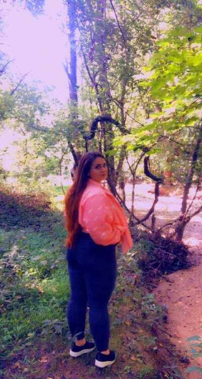 Wanna cum on a walk with me?😏🍃🌸