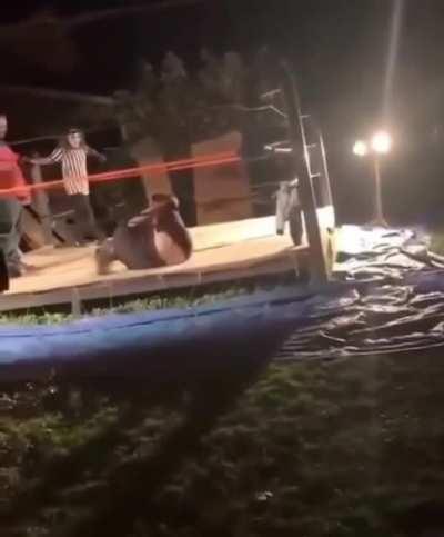 Watch me bend my knee after I forget to bend my legs when I land