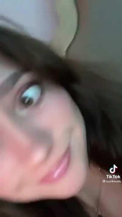 @lust4mds grinding on pillow