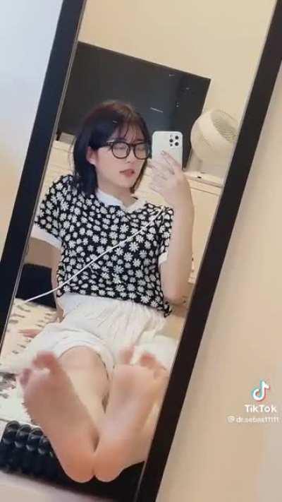 gotta love Asian girl feet