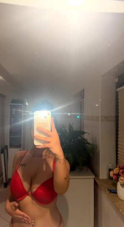 that's how being to strict on ur 18 yrs old daugther as a arab parent ends up