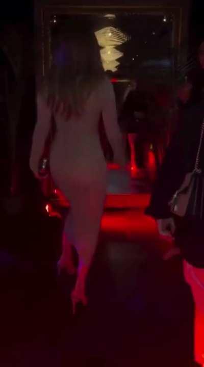 Jennifer’s stunning look while in Las Vegas | IG November 2023