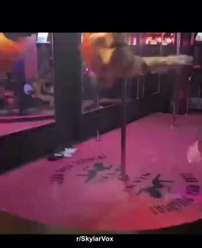 Skylar Vox Working Her Ass On Stage