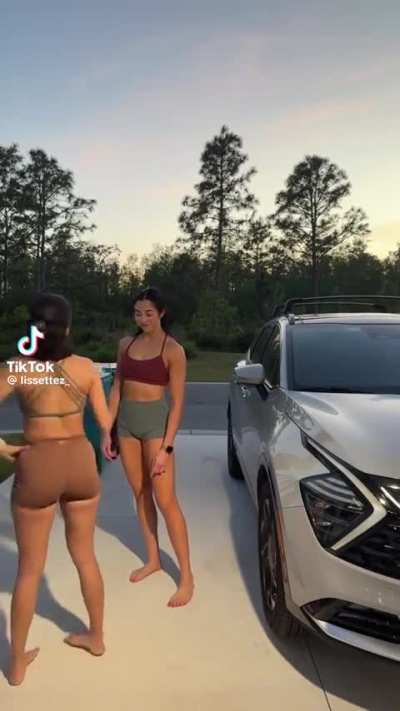 indi Hartwell and her gf