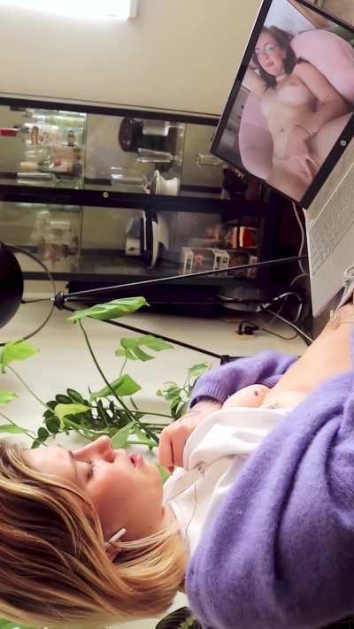 Ulula & Feya swap panties and masturbate with them!