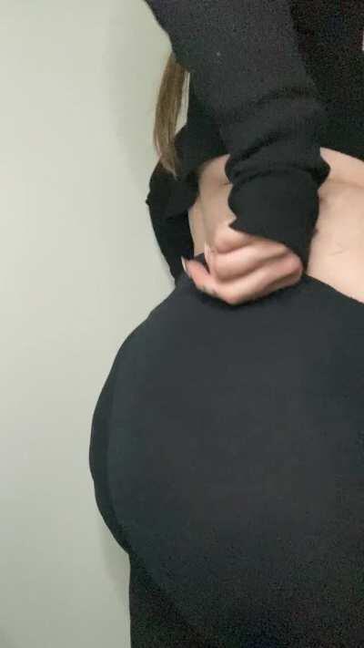 Being chubby it’s already a struggle putting on clothes... the size of my ass makes that struggle 10x harder 🤣