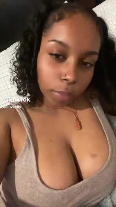 (iluvkelly) big boobs
