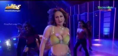 Regine tolentino nipslip at showtime.