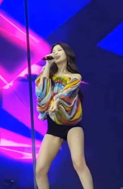 Jennie’s cheeks 🤤