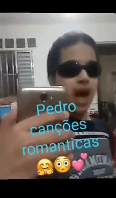 O adm cantando 😳😳😳😳