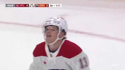 Caufield scores the Canadiens' third unanswered goal in a matter of minutes to gain back the lead
