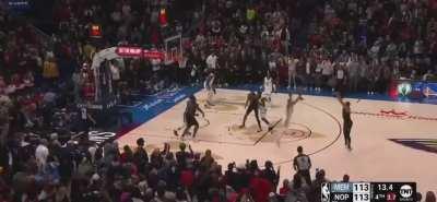 [Highlight] CJ McCollum misses wide open three to take the lead with 9 seconds remaining