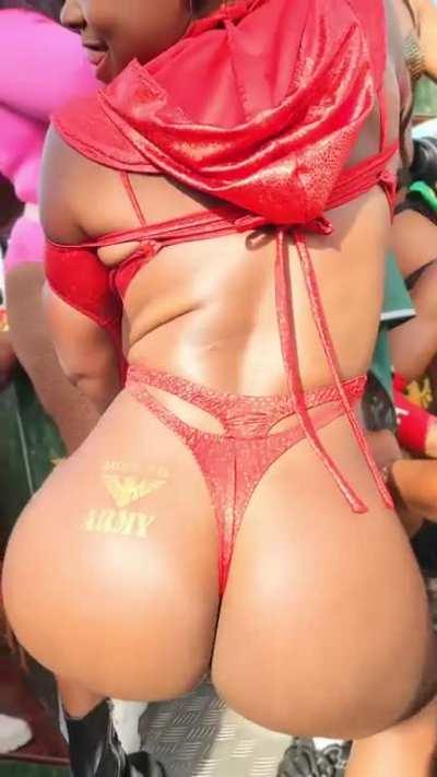 Trini Badness 🇹🇹 (@triniting) 