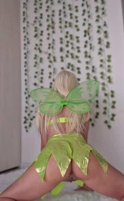 Tinkerbells boobs or ass?[TinkerBell](atomicbrunette18)