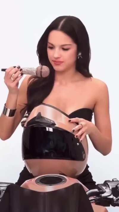 olivia rodrigo for lancôme’s lash idôle curl goddess!