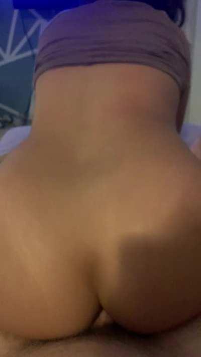 How long could you last while I'm doing this? 🍑😘