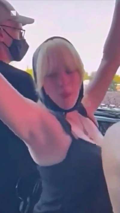 Billie Eilish @billieeilish titty twerkN