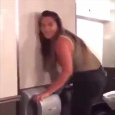 Hmc while I dry myself