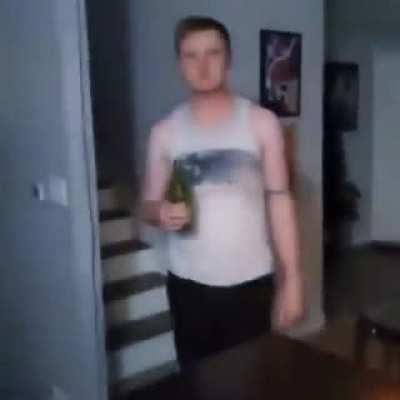 HUEstation - Video #2859