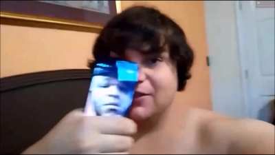 Horny thick tranny wants to dominate.