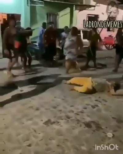 Ustedes contra mi solo