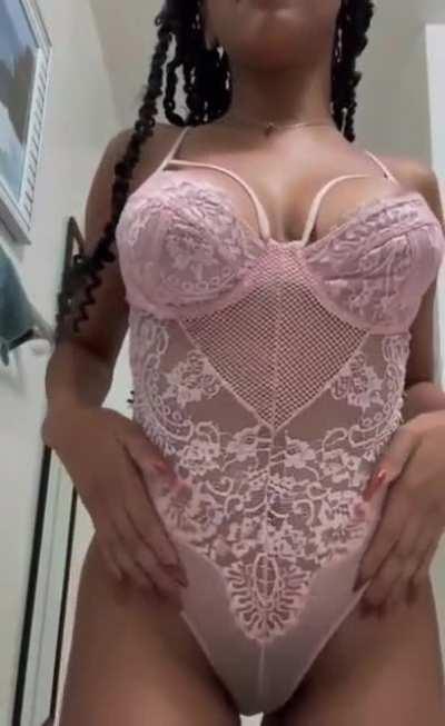 I need someone to send my nudes to 🥺