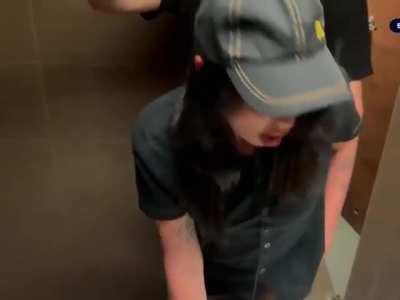 Hamburgerim nerede kaldı aq