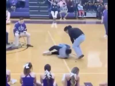 How Americans play musical chairs VS. how Russians play musical chairs