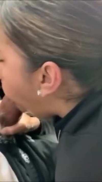 Wet blowjob in car after dating