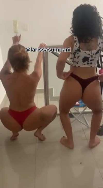 Larissa Sumpani : Canal +18 Telegram Nós Comentários 💯