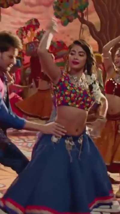 Pooja Hegde - Palla Pitta Vertical Edit