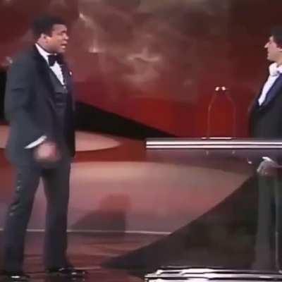 Muhammad Ali surprised Sylvester Stallone at the 1977 Oscars